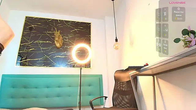 Snapshot of Bella_salvatore chatting on 11/13/25, 08:41 Bella salvatore online show from 11/13/25, 08:41