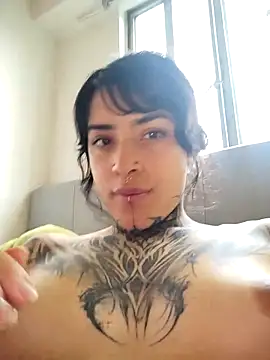 taaylor33 online show from 11/21/25, 07:56