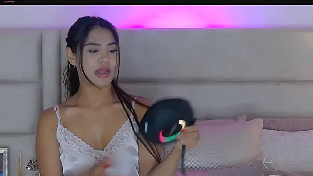 HaileyBaldwin online show from 01/18/25, 02:14