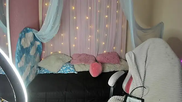 SheryLee online show from 12/17/24, 03:17