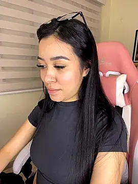 Snapshot of Starliee__ chatting on 09/17/25, 03:30 Starliee online show from 09/17/25, 03:30