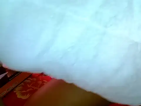 Hot-zeenah online show from 12/04/24, 06:00