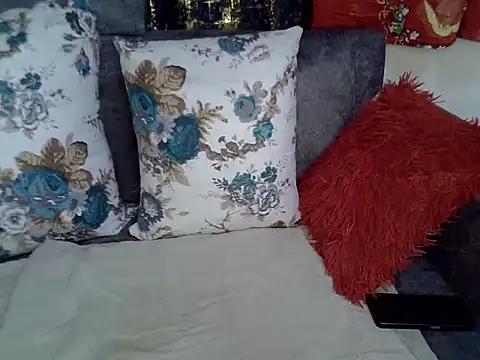 Hot-zeenah online show from 01/03/25, 05:42