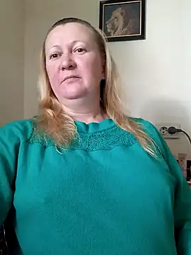 Snapshot of blondyaguar chatting on 09/18/25, 12:18 blondyaguar online show from 09/18/25, 12:18