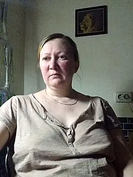 Snapshot of blondyaguar chatting on 12/20/25, 03:08 blondyaguar online show from 12/20/25, 03:08