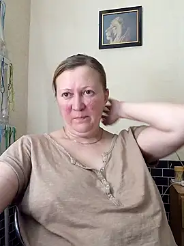 Snapshot of blondyaguar chatting on 12/21/25, 03:19 blondyaguar online show from 12/21/25, 03:19