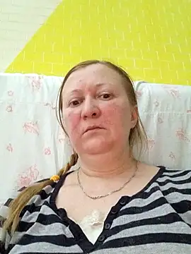 Snapshot of blondyaguar chatting on 02/18/26, 03:30 blondyaguar online show from 02/18/26, 03:30