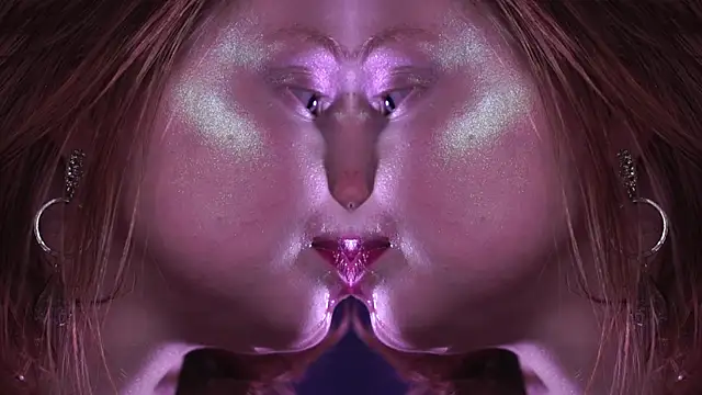 ginger hugs online show from 12/12/24, 01:10