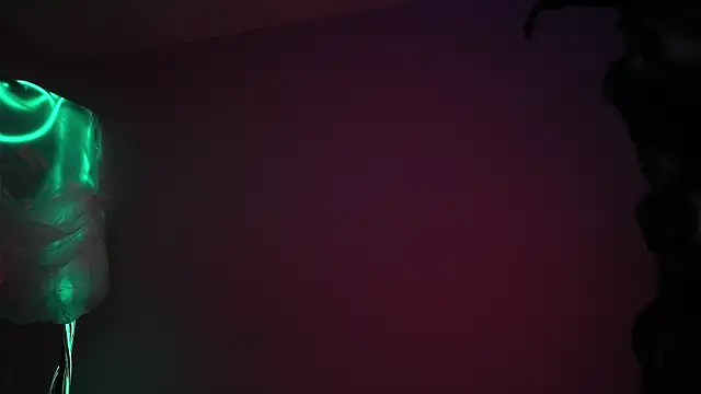 ginger hugs online show from 12/18/24, 04:20