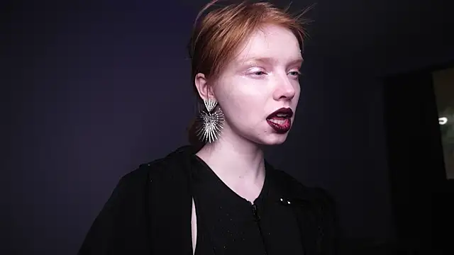 ginger hugs online show from 12/28/24, 10:13