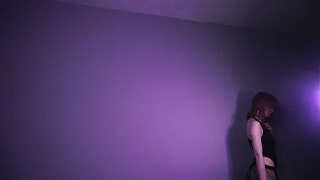 ginger hugs online show from 12/29/24, 01:34