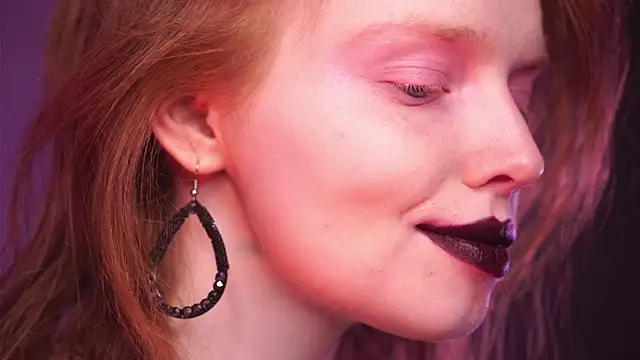 ginger hugs online show from 01/03/25, 01:16
