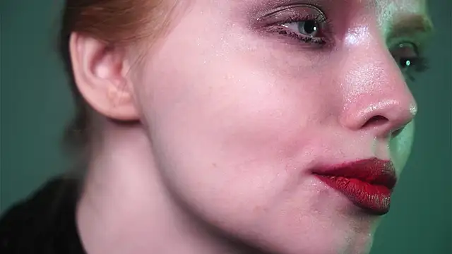 ginger hugs online show from 01/05/25, 01:03