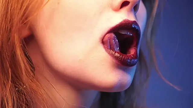 ginger hugs online show from 01/07/25, 01:06