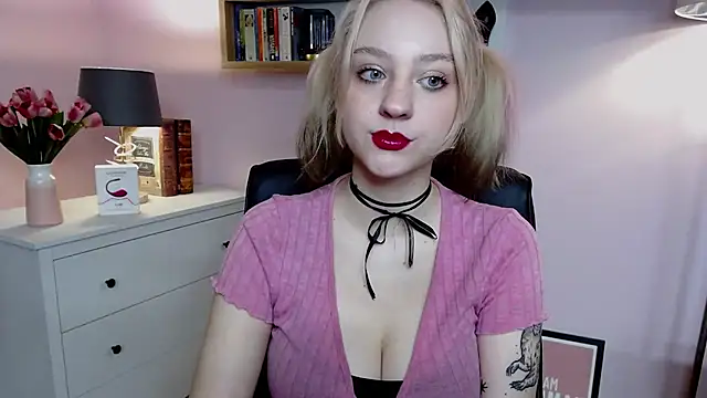MadelineLust online show from 12/28/24, 07:44