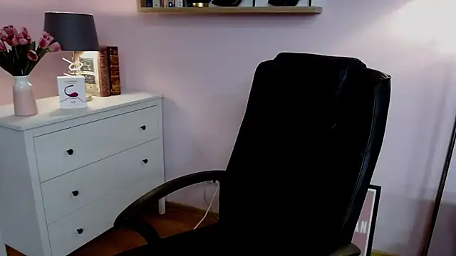 MadelineLust online show from 12/28/24, 10:47