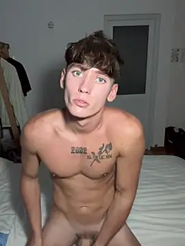 Hornyyoungstud123 online show from 07/31/26, 10:36