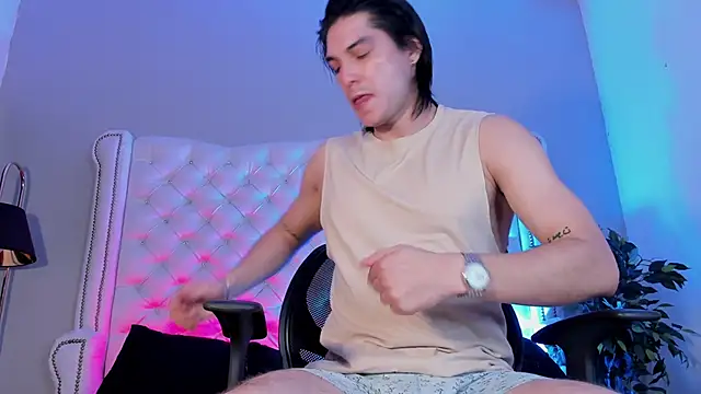 Karimferrer online show from 12/03/25, 07:56