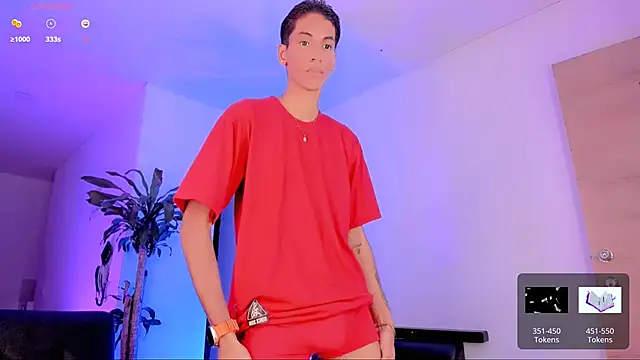 Snapshot of Pretty_Mariangel chatting on 03/16/25, 12:23 Pretty Mariangel online show from 03/16/25, 12:23