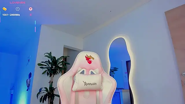 Snapshot of Pretty_Mariangel chatting on 10/21/25, 06:25 Pretty Mariangel online show from 10/21/25, 06:25