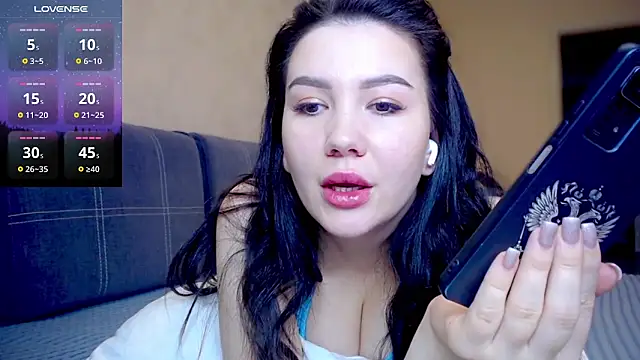 Snapshot of AlexaCruze chatting on 01/30/25, 04:13 AlexaCruze online show from 01/30/25, 04:13