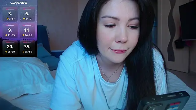 Snapshot of AlexaCruze chatting on 03/09/25, 12:42 AlexaCruze online show from 03/09/25, 12:42