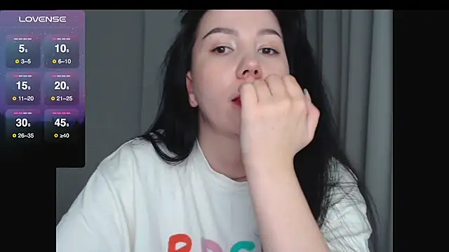 Snapshot of AlexaCruze chatting on 10/09/25, 07:45 AlexaCruze online show from 10/09/25, 07:45