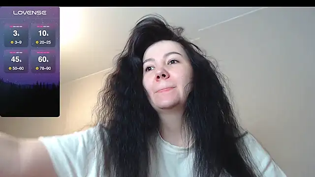 Snapshot of AlexaCruze chatting on 10/14/25, 06:52 AlexaCruze online show from 10/14/25, 06:52