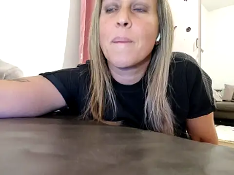 Snapshot of sweethotmilf888 chatting on 12/03/25, 04:49 sweethotmilf888 online show from 12/03/25, 04:49