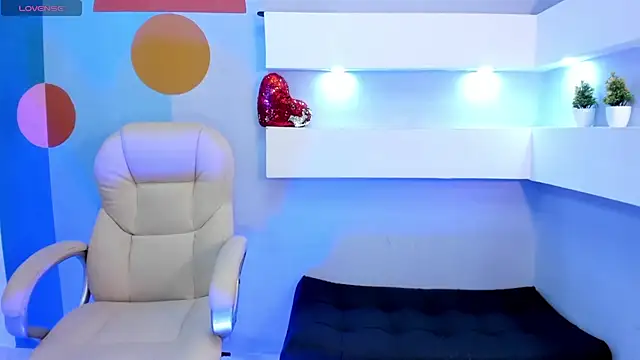 EmilyWalker11 online show from 03/02/25, 12:01