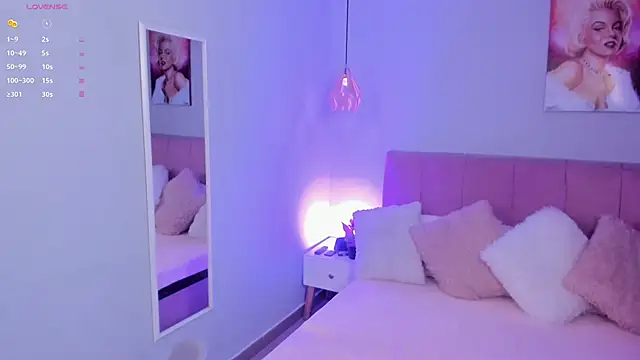 sophie alice  online show from 10/24/25, 01:18