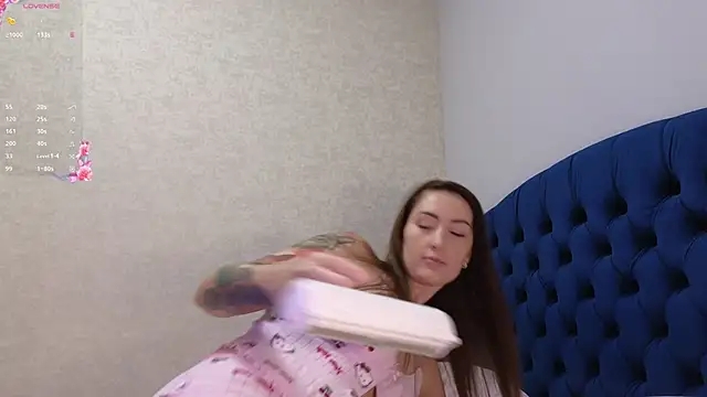 Snapshot of kimmie_meow chatting on 10/30/25, 06:52 kimmie meow online show from 10/30/25, 06:52