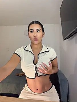 Kimm khalifa online show from 06/09/26, 10:43