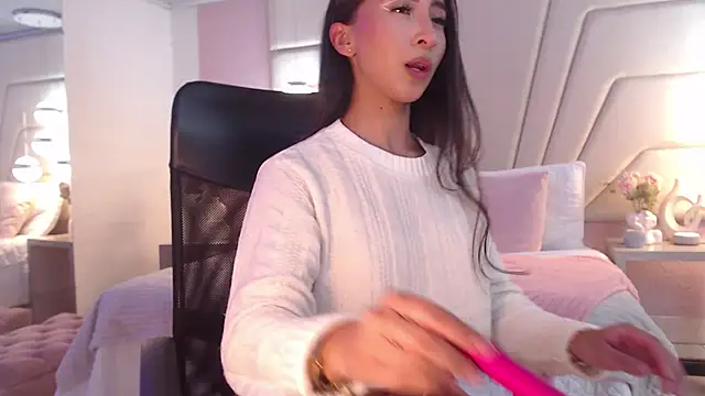 Snapshot of Riley__x chatting on 12/16/24, 06:21 Riley x online show from 12/16/24, 06:21