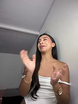 Snapshot of Riley__x chatting on 12/21/24, 09:33 Riley x online show from 12/21/24, 09:33