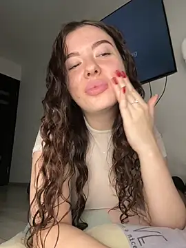 Kimi Ass online show from 10/15/25, 10:59