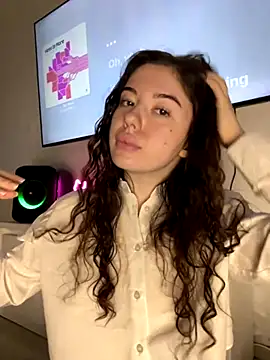 Kimi Ass online show from 10/30/25, 10:38