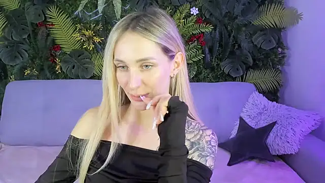 Snapshot of Horny_Blond chatting on 11/02/25, 09:11 Horny Blond online show from 11/02/25, 09:11