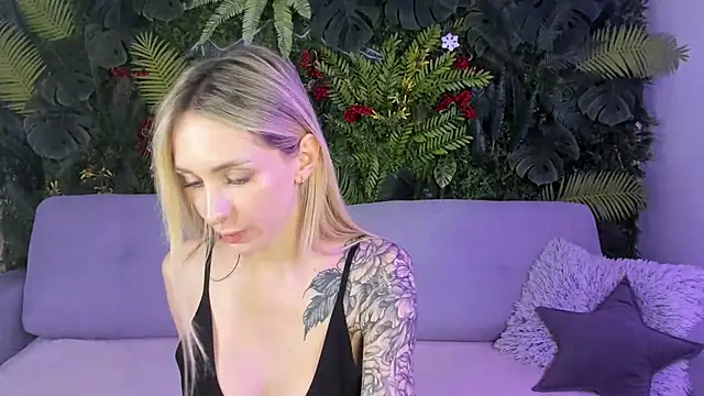 Snapshot of Horny_Blond chatting on 11/08/25, 09:09 Horny Blond online show from 11/08/25, 09:09