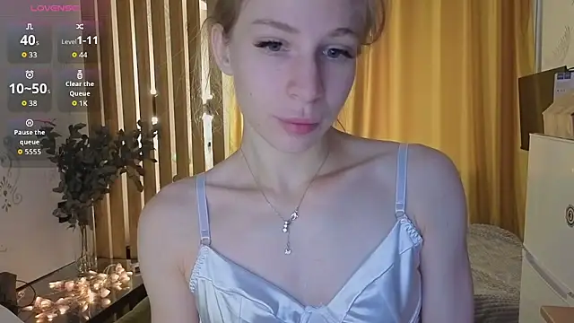 Snapshot of Elis_Fox chatting on 10/12/25, 08:13 Elis Fox online show from 10/12/25, 08:13