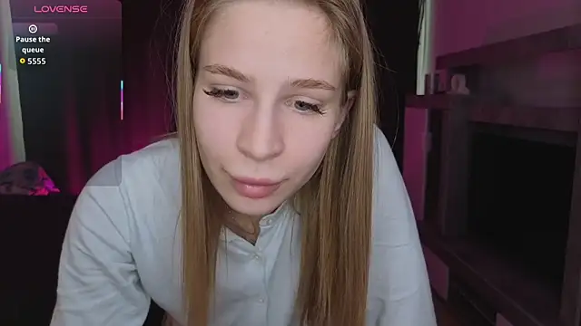 Snapshot of Elis_Fox chatting on 03/13/26, 11:06 Elis Fox online show from 03/13/26, 11:06
