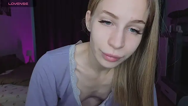 Snapshot of Elis_Fox chatting on 04/19/26, 10:58 Elis Fox online show from 04/19/26, 10:58