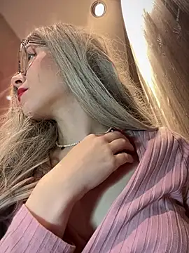 Snapshot of Times__Square chatting on 12/15/24, 05:13 Times Square online show from 12/15/24, 05:13