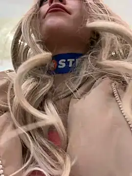 Snapshot of Times__Square chatting on 12/28/24, 08:16 Times Square online show from 12/28/24, 08:16