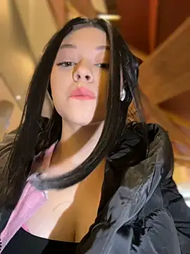 Snapshot of Times__Square chatting on 02/05/25, 06:02 Times Square online show from 02/05/25, 06:02