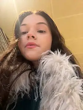 Snapshot of Times__Square chatting on 02/14/25, 04:37 Times Square online show from 02/14/25, 04:37