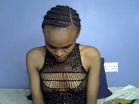 Queen petite  online show from 03/03/25, 07:28