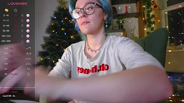 Snapshot of alisahug chatting on 12/11/24, 07:03 alisahug online show from 12/11/24, 07:03