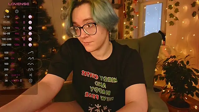 Snapshot of alisahug chatting on 12/12/24, 10:56 alisahug online show from 12/12/24, 10:56