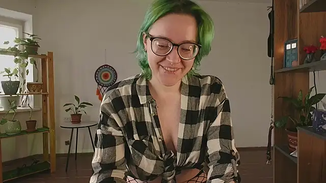 Snapshot of alisahug chatting on 01/18/25, 10:17 alisahug online show from 01/18/25, 10:17